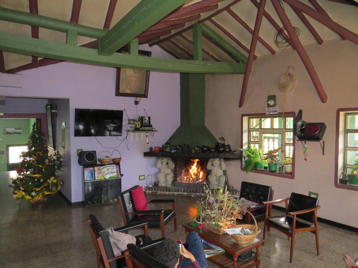 מונגי Hotel Porton De Oceta מראה חיצוני תמונה